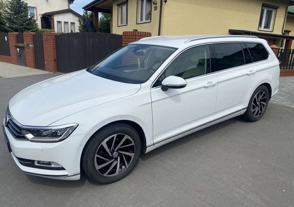 Volkswagen Passat cena 68400 przebieg: 129000, rok produkcji 2017 z Turek małe 596